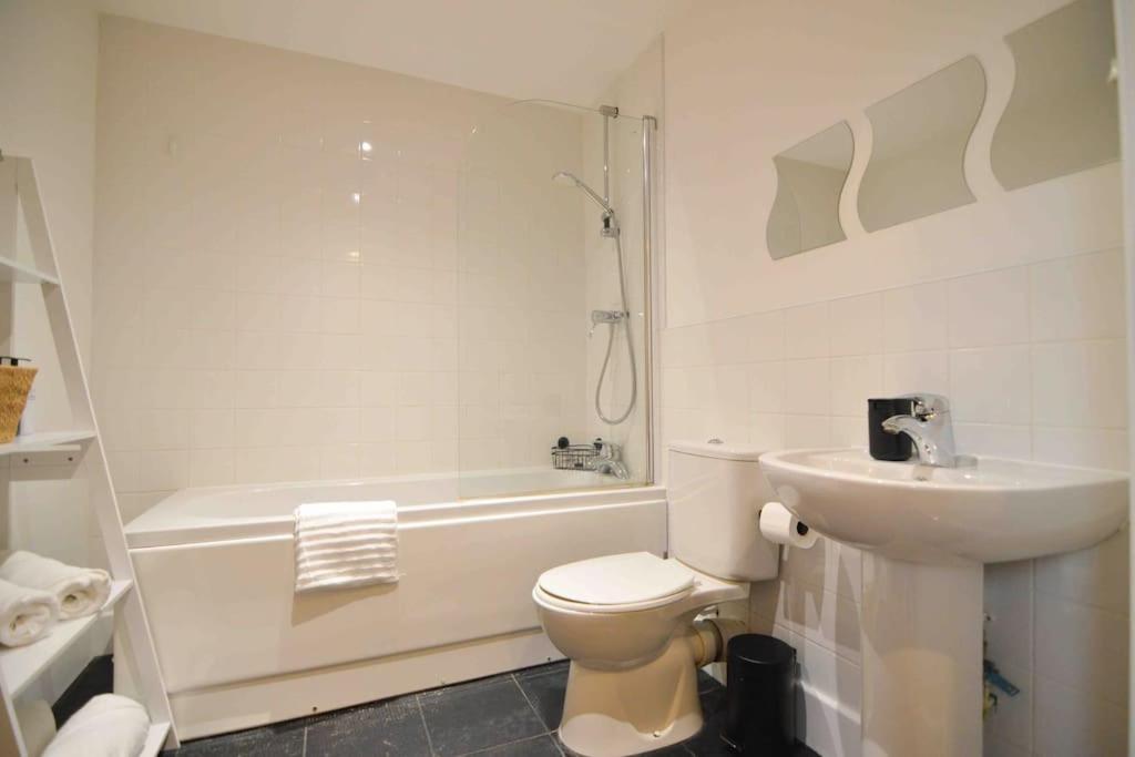 Cosy, Centrally Located Studio With Gated Parking! Loughborough Exteriér fotografie