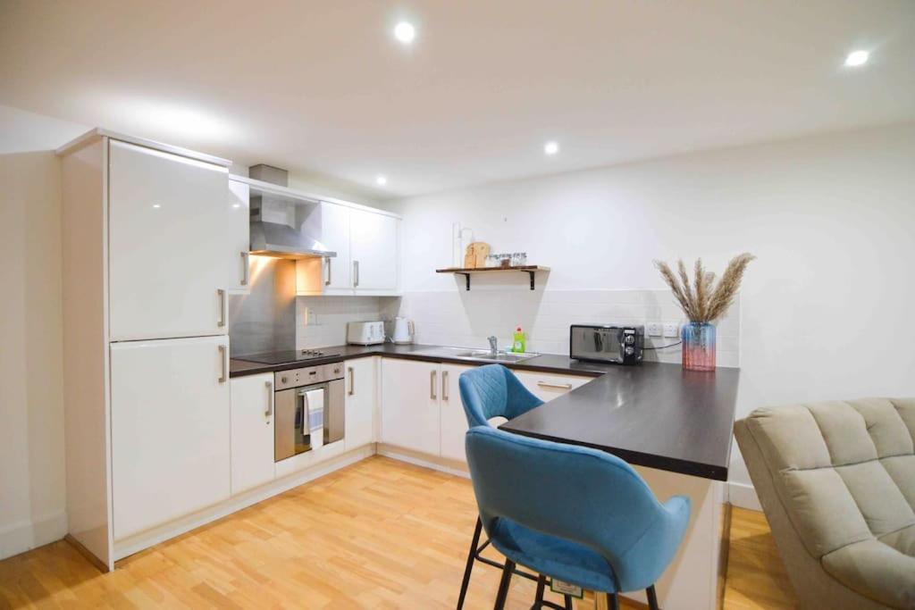 Cosy, Centrally Located Studio With Gated Parking! Loughborough Exteriér fotografie